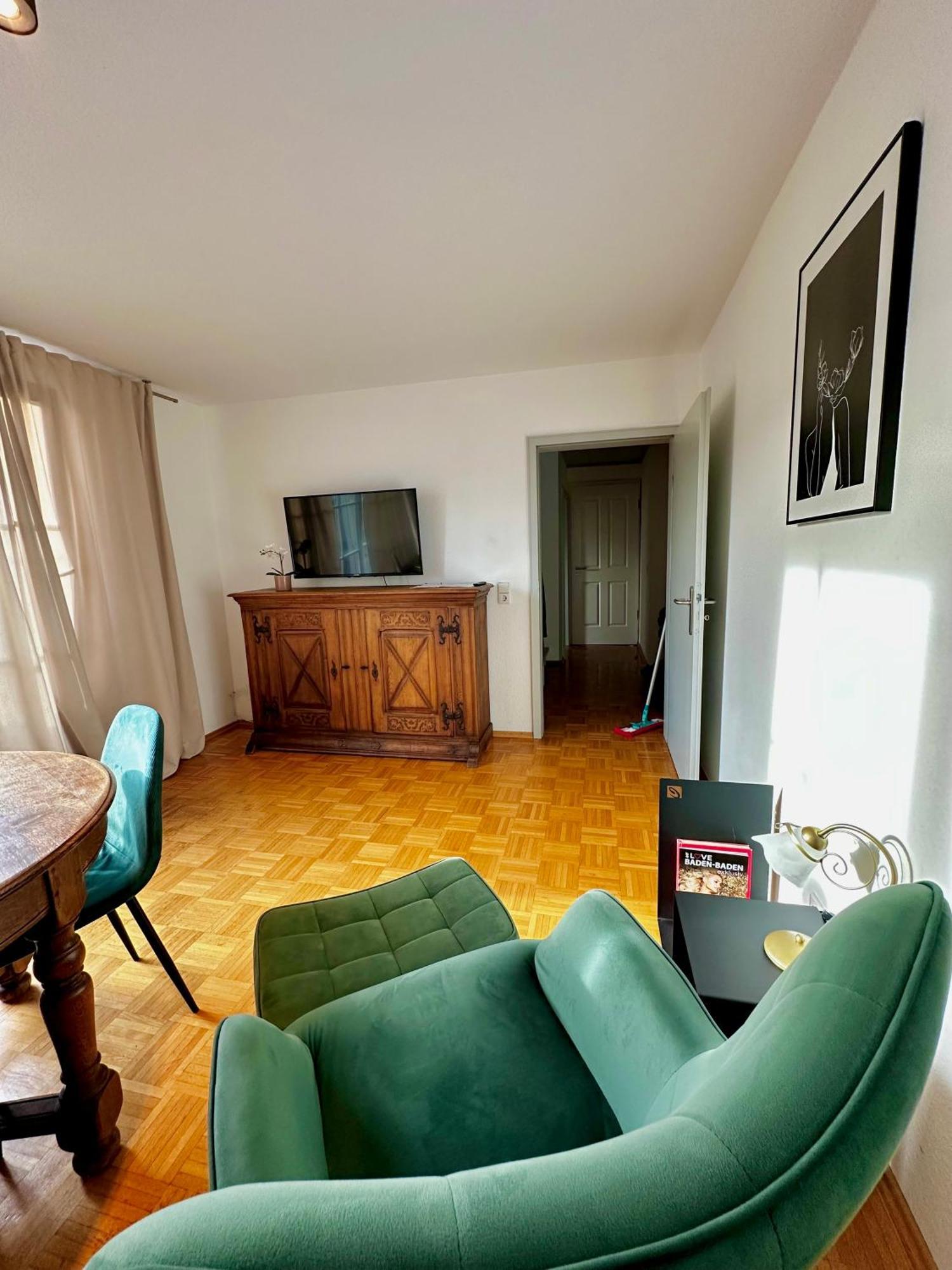 Hirsch Appartements Baden-Baden Exterior foto