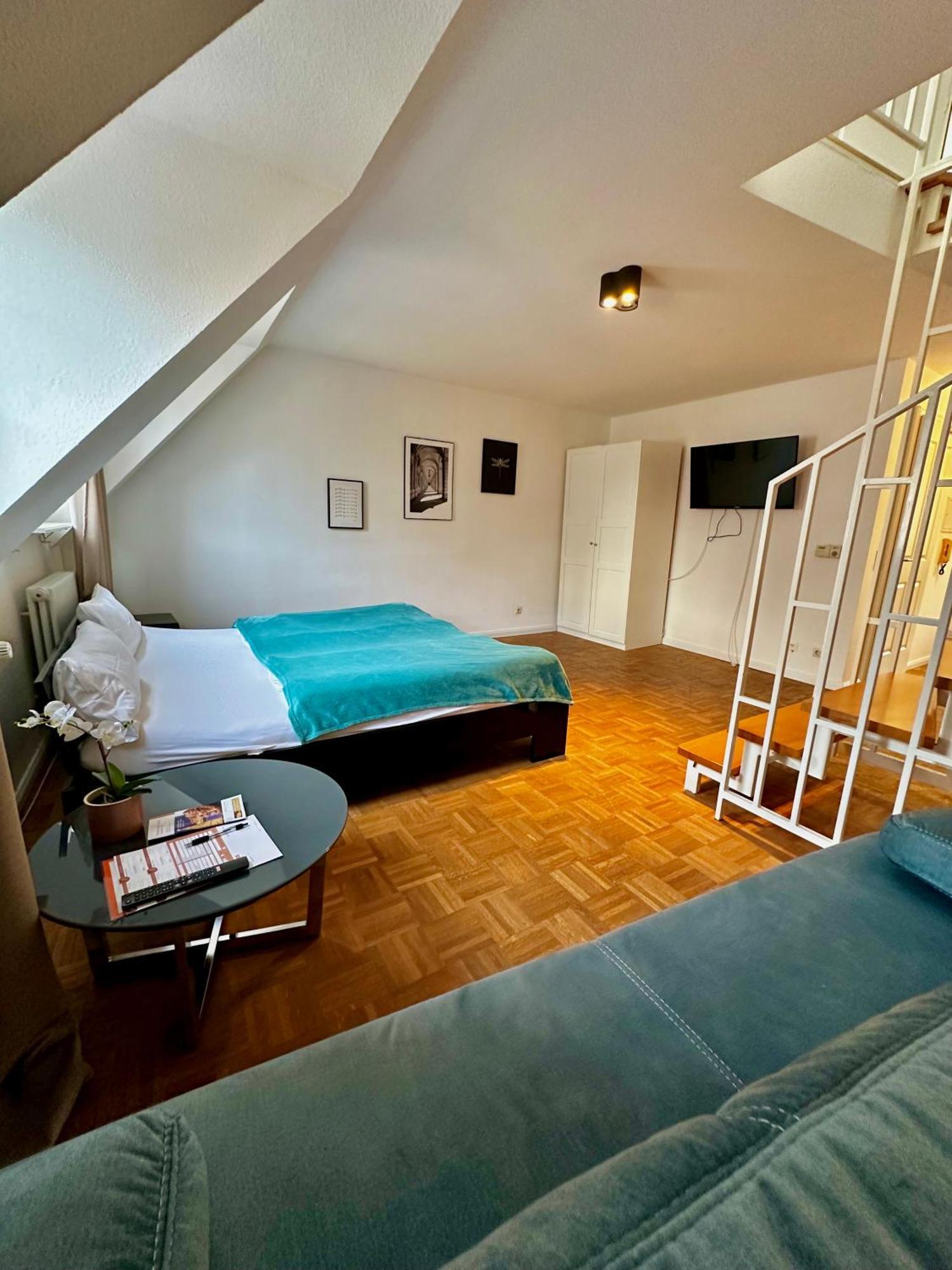 Hirsch Appartements Baden-Baden Exterior foto