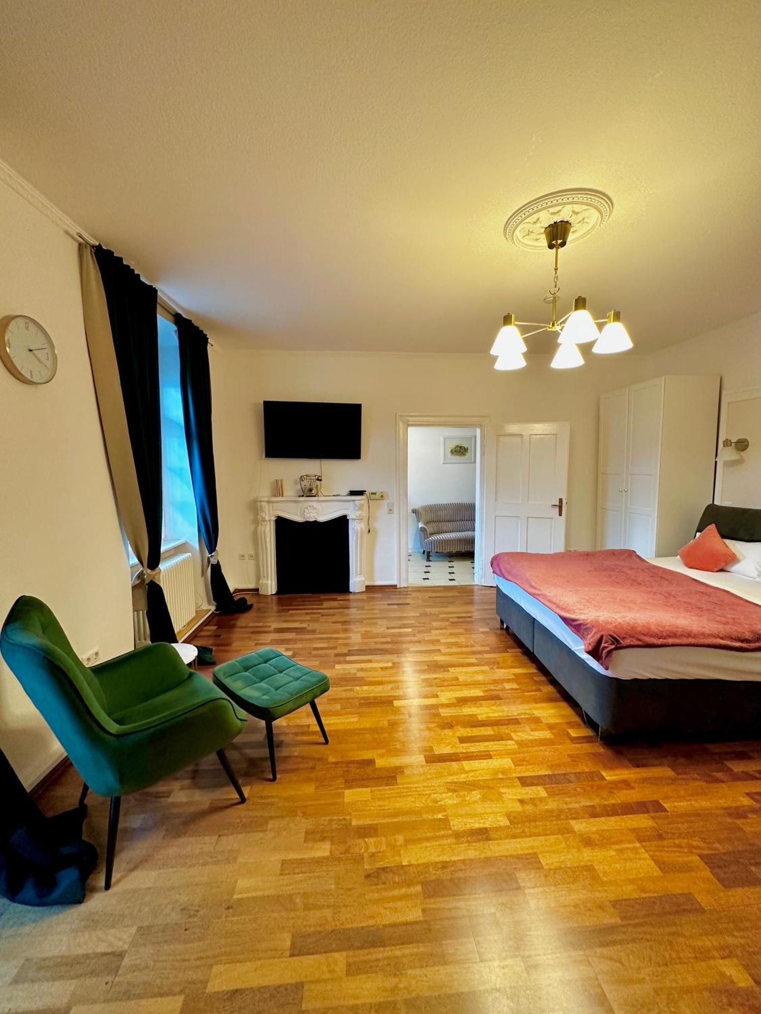 Hirsch Appartements Baden-Baden Exterior foto