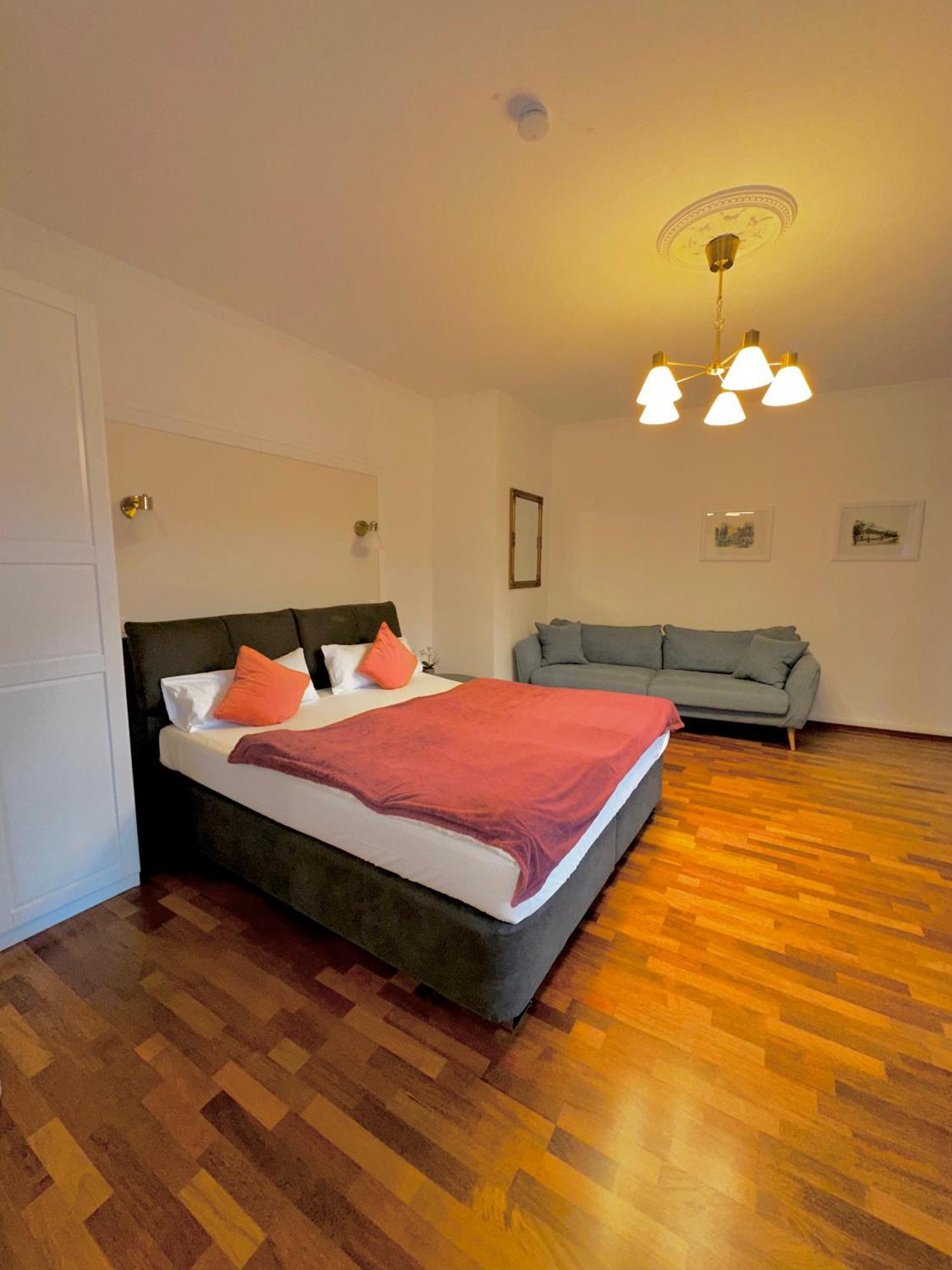 Hirsch Appartements Baden-Baden Exterior foto