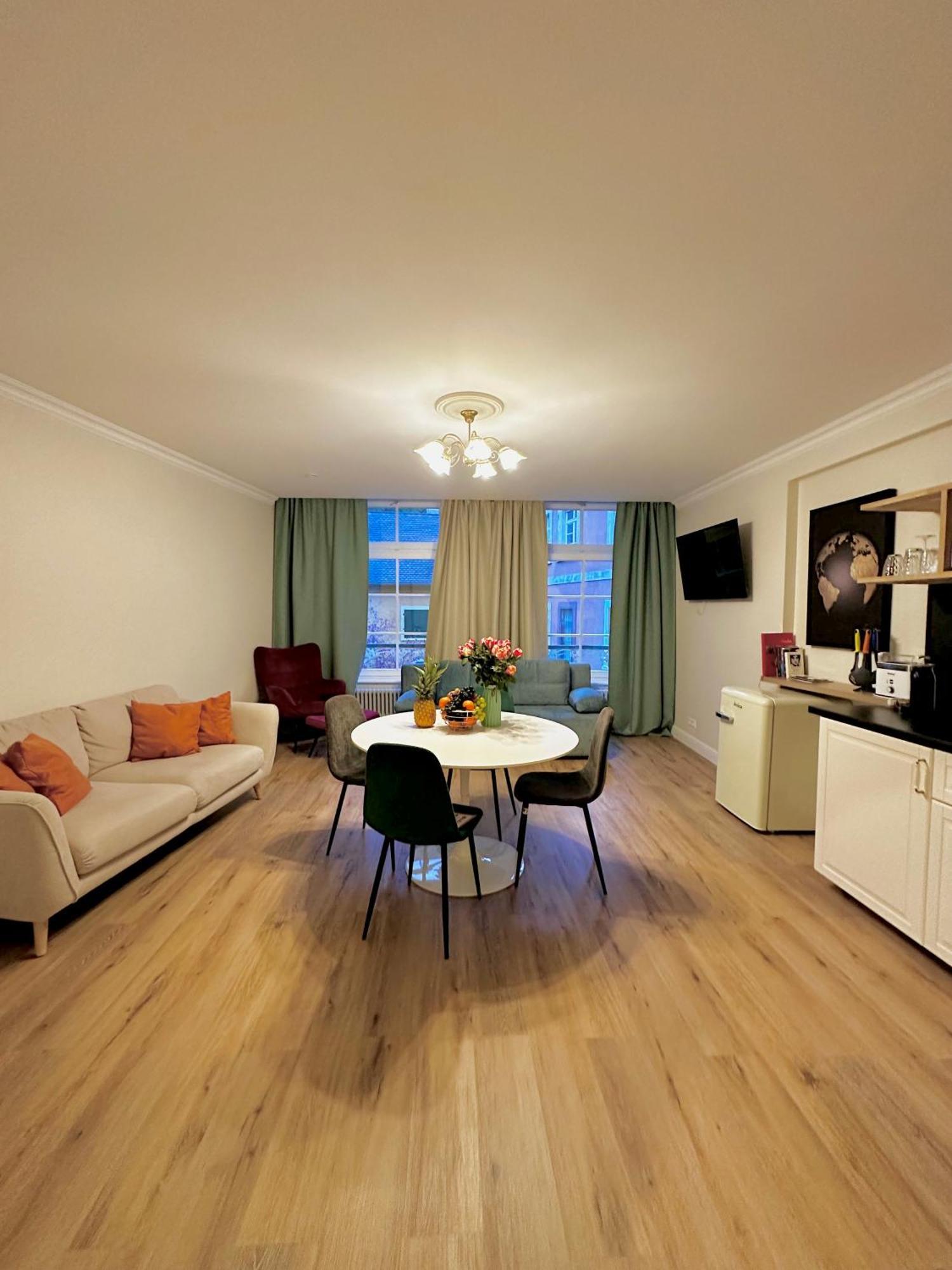 Hirsch Appartements Baden-Baden Exterior foto