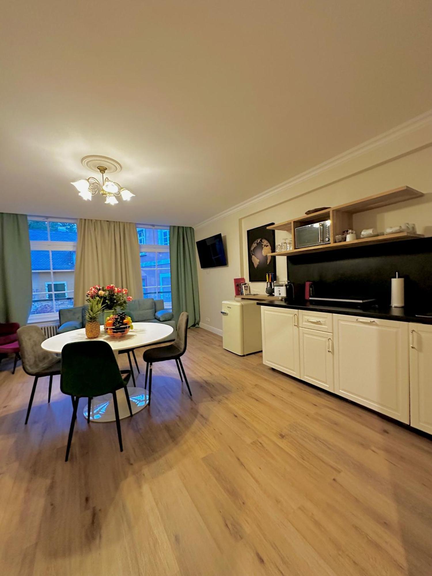 Hirsch Appartements Baden-Baden Exterior foto