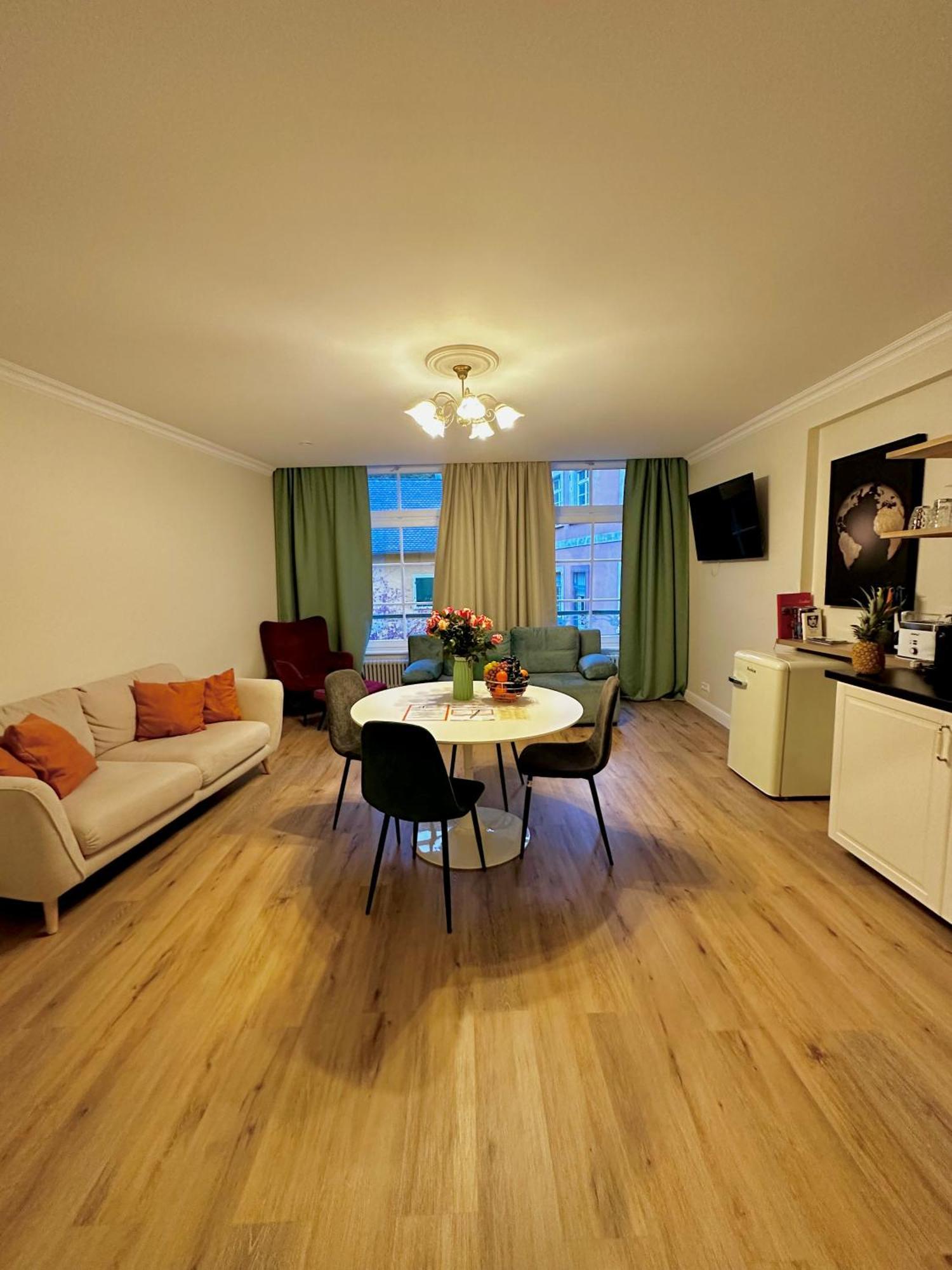 Hirsch Appartements Baden-Baden Exterior foto